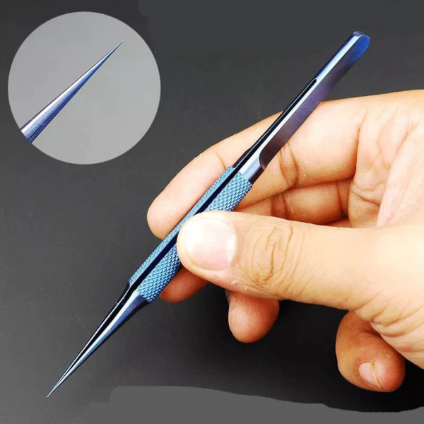 Pinceta prava Bluet Titanium 0,1mm