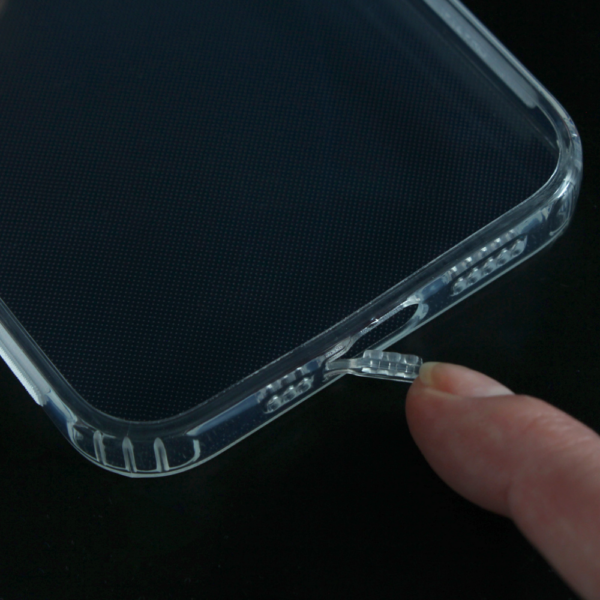 Torbica silikonska Ultra Thin with pluggy za iPhone 13 Pro 6.1 transparent