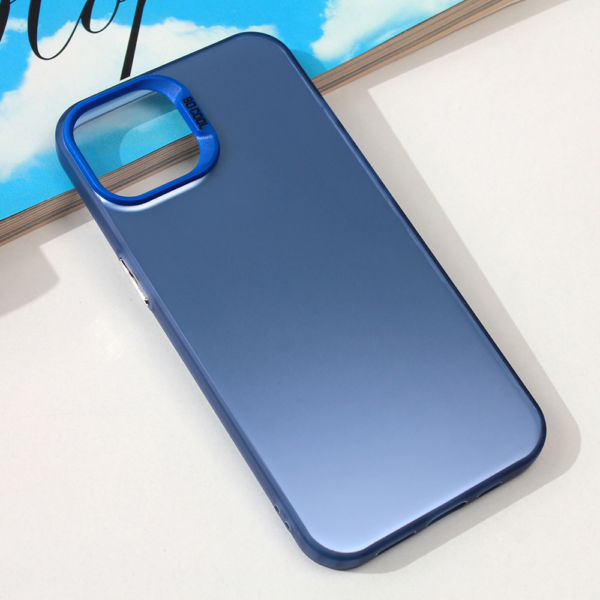 Torbica Clear za iPhone 15 6.1 plava