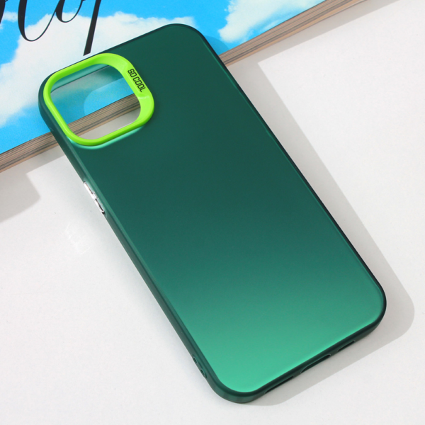 Torbica Clear za iPhone 15 6.1 zelena