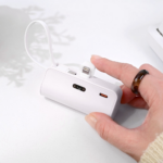 Power bank prenosiva baterija privezak 5000mAh 15W lightning bela - Slika 2