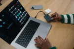 Eksterni SSD 1TB Verbatim Store 'n' Go Mini Diamond 32025 USB 3.2/USB-C - Slika 2